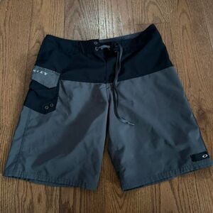 Oakley Men's Black and Dark Gray Board Shorts
